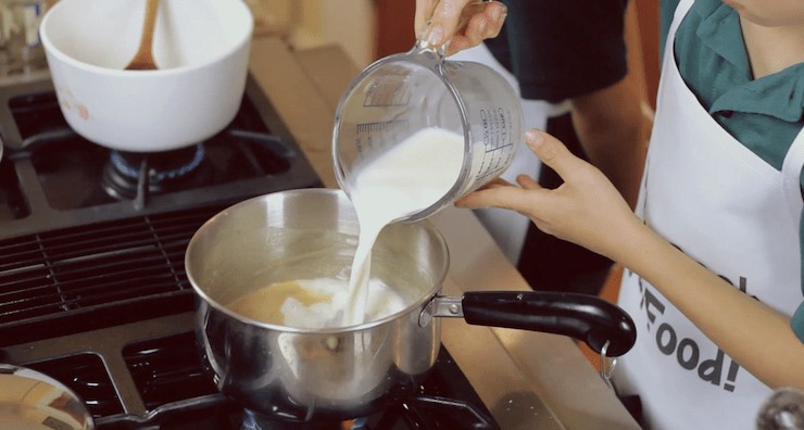 how to make a bechamel sauce - add the milk
