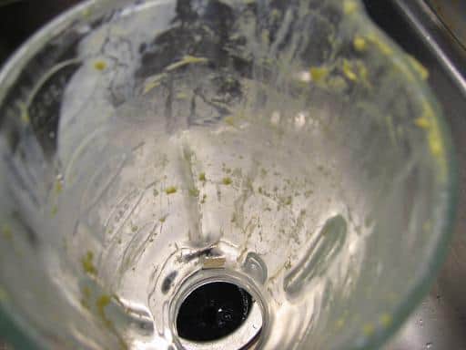 Can it cut grease? How about butter-covered blender? Check.