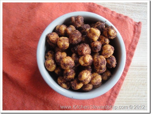 A bowl of crispy roasted chickpeas