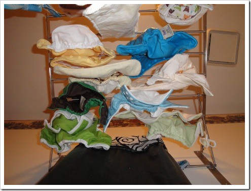 hanging cloth diapers to dry (1) (475x356)
