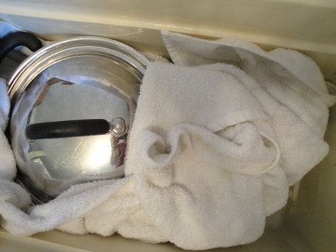 making homemade yogurt raw