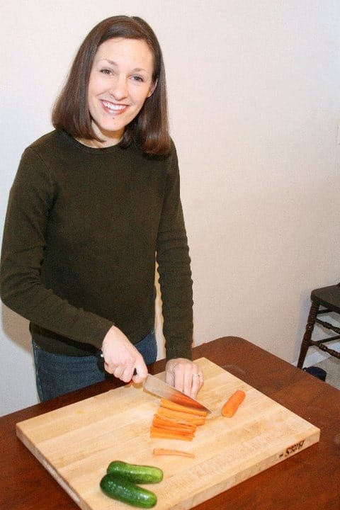 wooden cutting board care and cleaning
