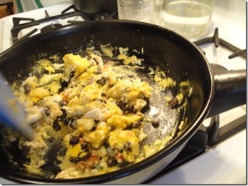 Is Xtrema ceramic cookware (ceramcor) safe? Is it nonstick? Can you really cook eggs in this thing? There's no Teflon or PFOAs, but here's a review of how it really works in the kitchen.