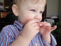 Healthy Valentine's Day treats are possible! Kids love these made-from-scratch desserts and snacks, from probiotic fruit pizza to heart-shaped graham crackers and pink pudding.