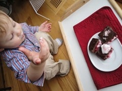 Healthy Valentine's Day treats are possible! Kids love these made-from-scratch desserts and snacks, from probiotic fruit pizza to heart-shaped graham crackers and pink pudding.