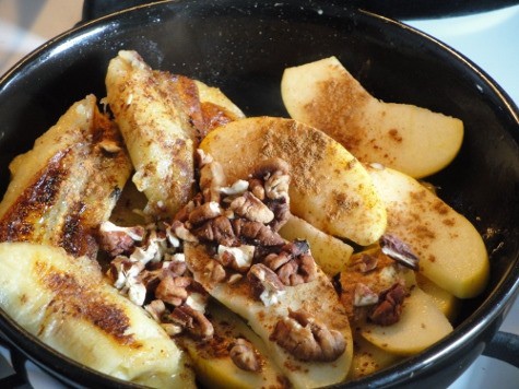 Caramelized Banana-Apple Dessert Topping