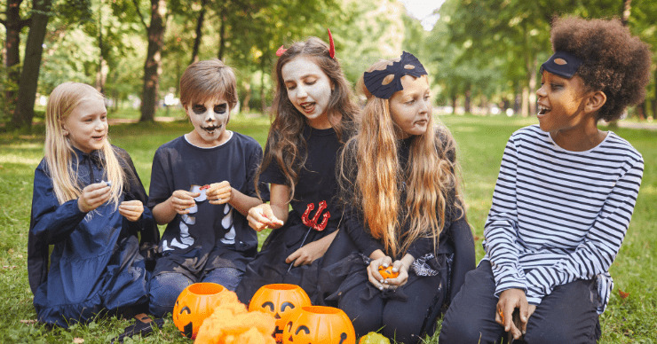 kids trick-or-treating