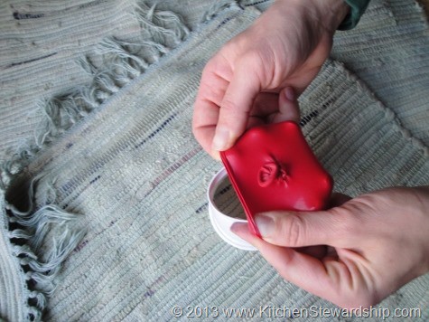 Kids party game balloon marshmallow poppers