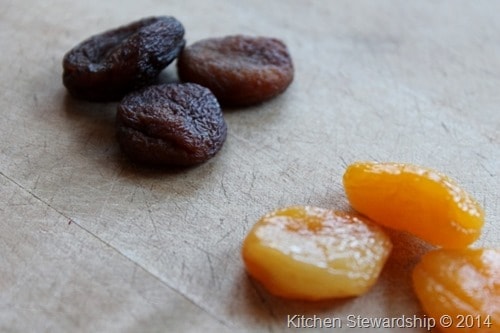 Dried Apricots Sulphured and Unsulphured