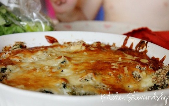 Cheesy Spinach Bake Recipe - super easy side dish that actually gets kids (and husbands) to eat their greens!