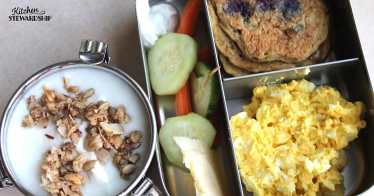 5 Easy Tips to Help you Pack Super Successful Real Food Lunches this School Year. 5 tips to avoid processed lunches from a former teacher and mom of 4 - you can pack a healthy lunch to go every day and not stress about it!