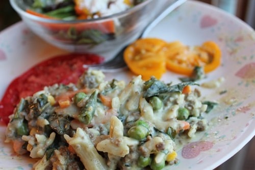 Cheesy Beef and Mac w veggies