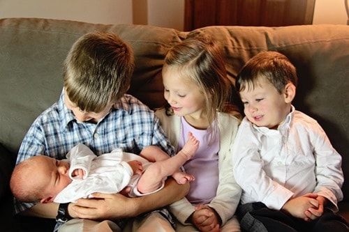 Kids looking at Gabe