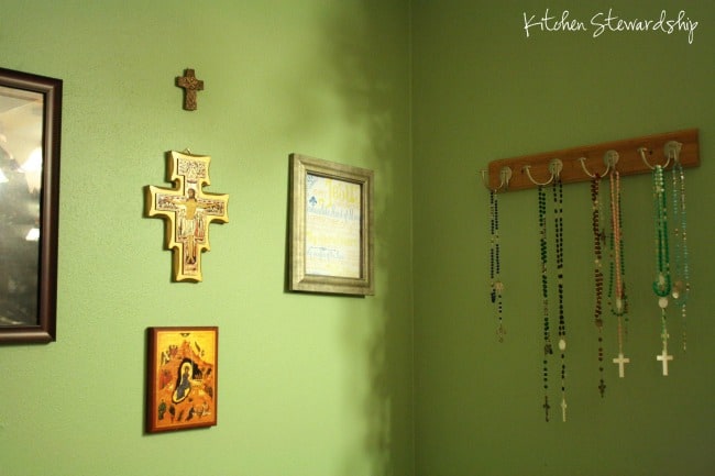 Spiritual Resolutions for the New Year: Centering Our Homes in Prayer // Kitchen Stewardship