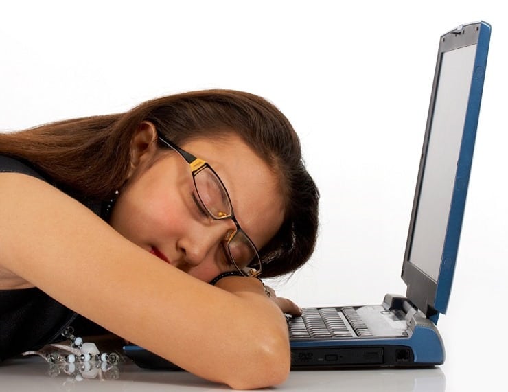 girl asleep on her notebook computer fki JQ Bwu