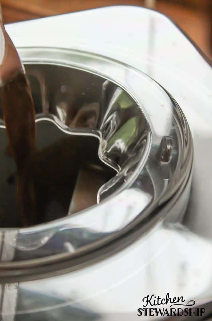 How to Make Dark Chocolate Ice Cream