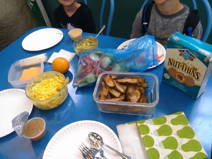 How to Pack a Real Food Lunch for an Outing