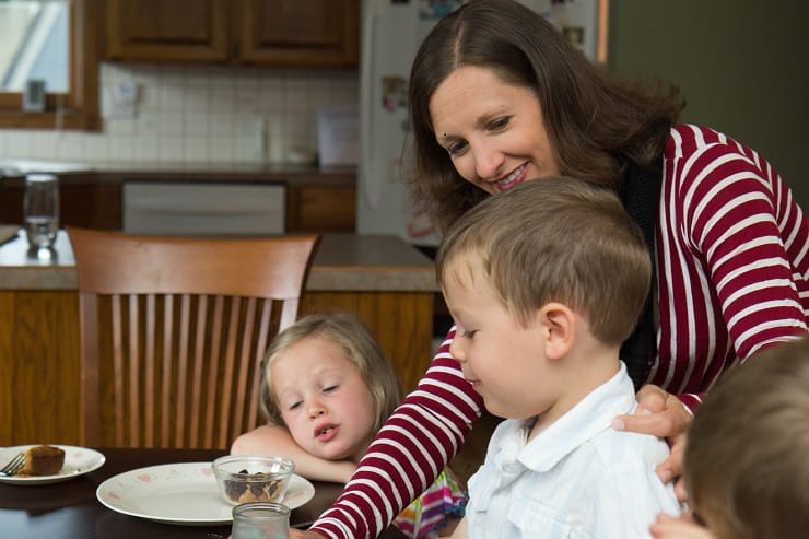 feeding kids a snack