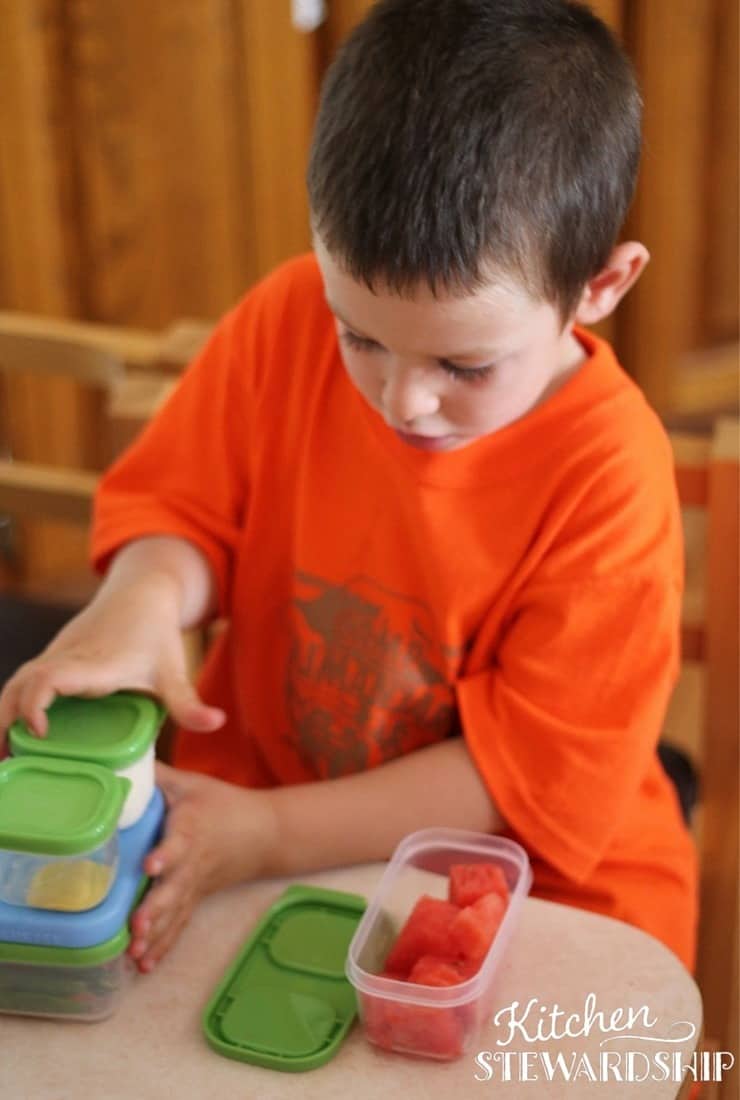 Kids use Rubbermaid Lunch Containers at school