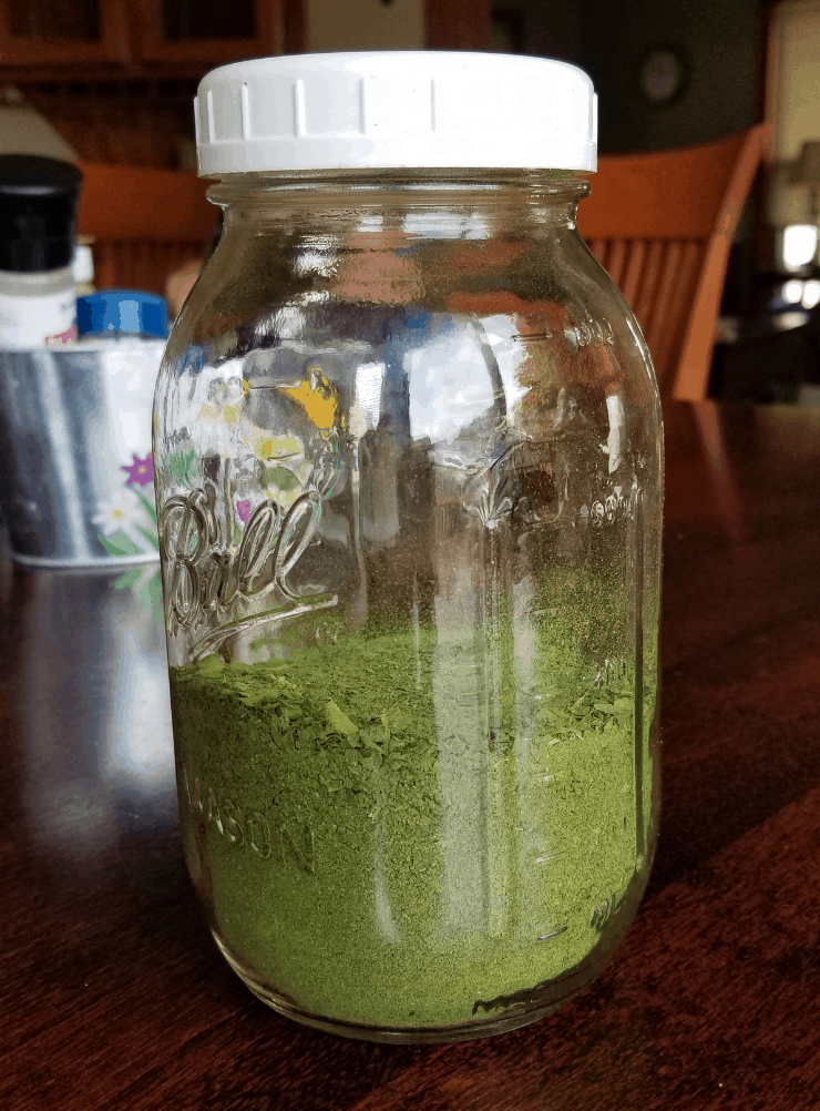dehydrated kale in mason jar
