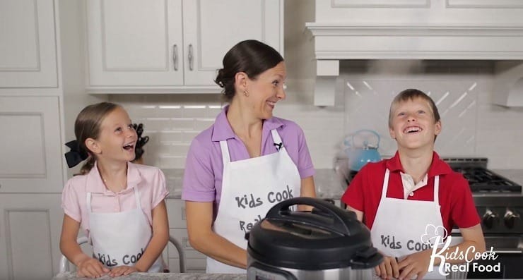 kids in kitchen with mom