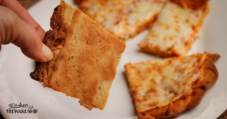 Brown and crispy gluten-free crispy pizza crust