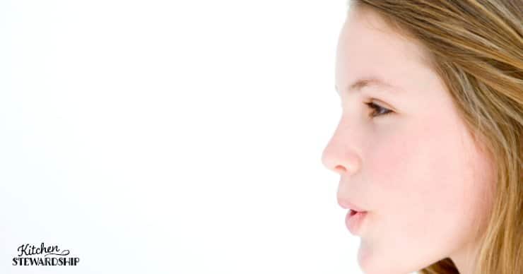 Young girl with growing pains