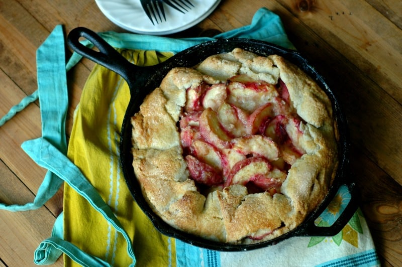 gluten free peach pie in a cast iron skillet