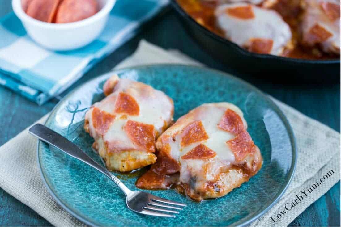 low carb pizza chicken skillet