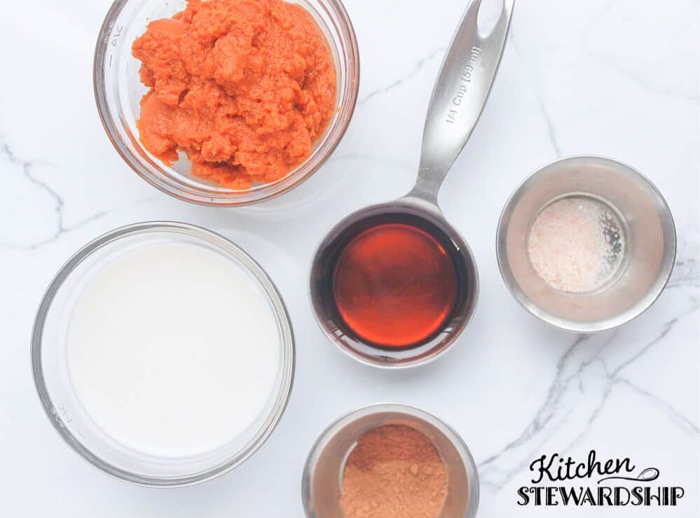 Ingredients for pumpkin spice oatmeal