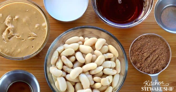 Ingredients for chocolate hummus