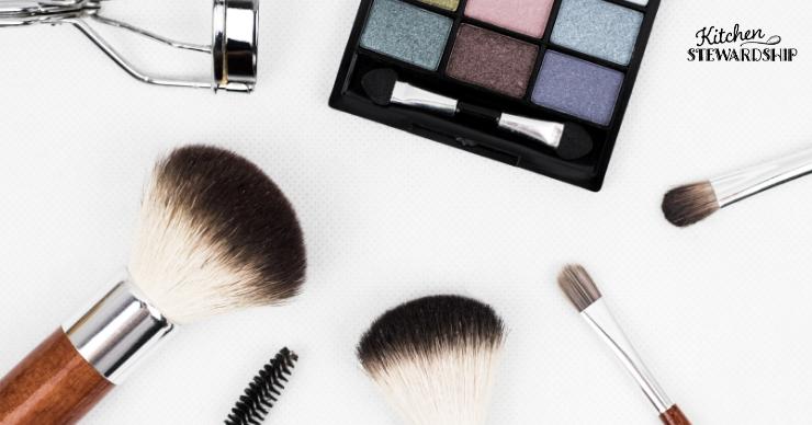 Makeup brushes and eye shadow