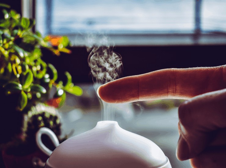 home remedies for pneumonia, essential oil diffuser