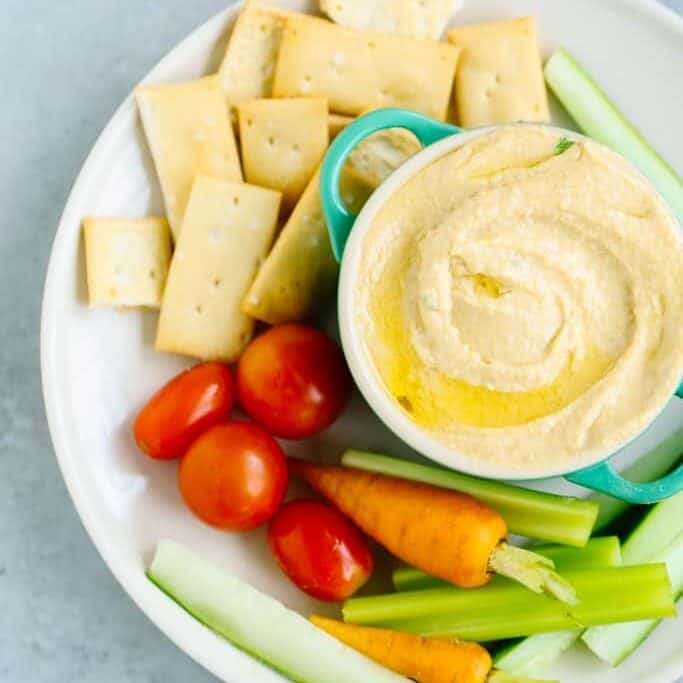 simple blender hummus