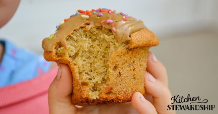 These gluten-free cupcakes have a great texture and healthy ingredients.