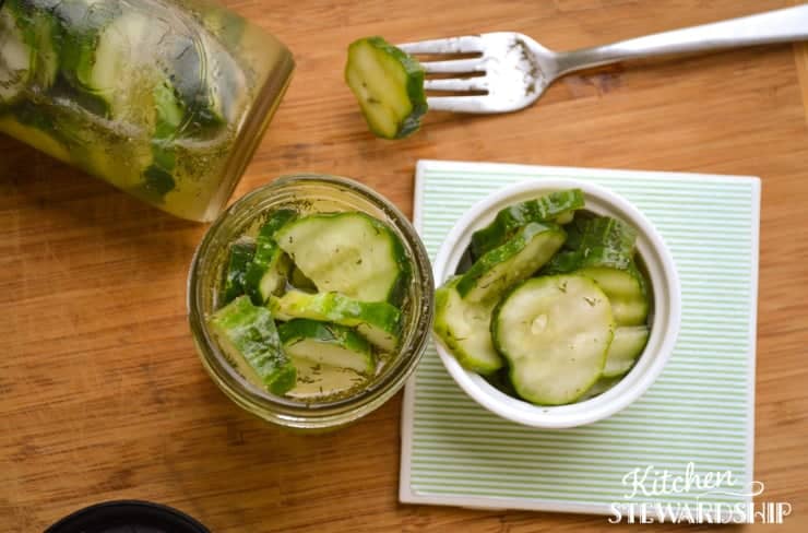 refrigerator pickles in a jar