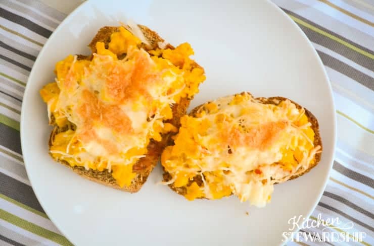 kid-friendly breakfast pizza