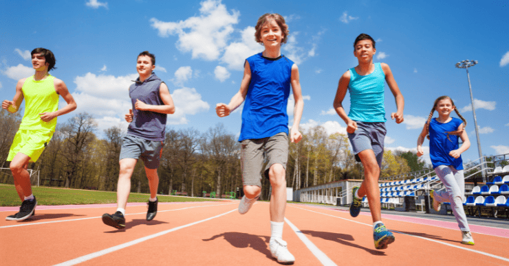 kids running track